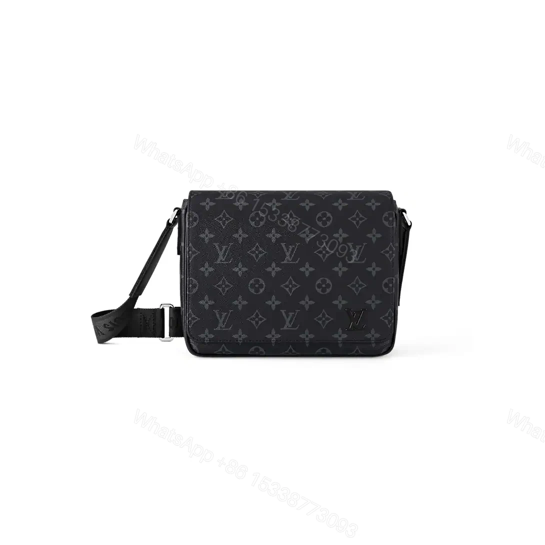 LOUIS VUITTON DISTRICT PM – LBV409 — view 1