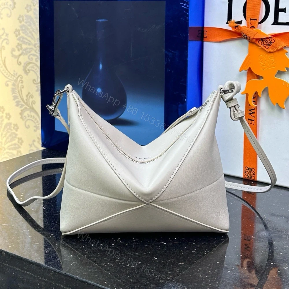 View 3 of 高仿Loewe*Fold系列3006小牛皮手提單肩包白色免檢版