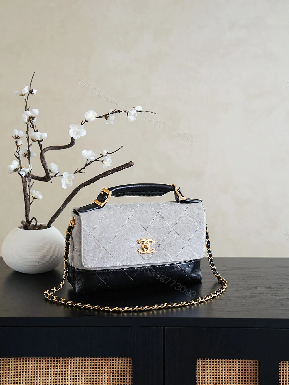 CHANEL A貨 2.55 黑灰拼接手提鏈條包 經典雙色設計精品女包 — view 1