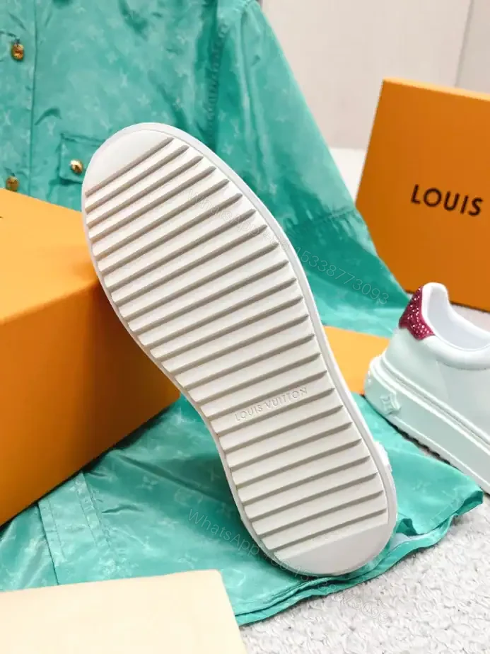 View 5 of LV TIME OUT SNEAKER – LSVM038