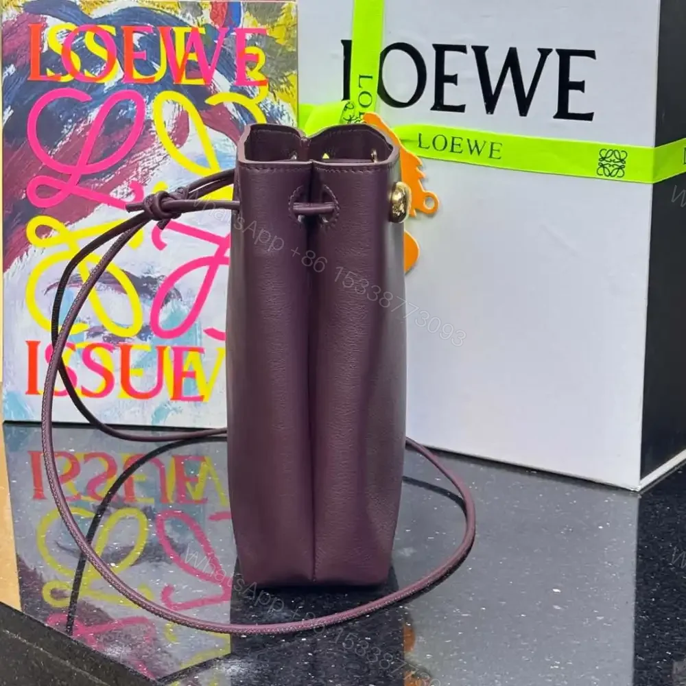 View 3 of 高仿Loewe*Pebble系列7240小牛皮斜跨包酒紅色免檢版