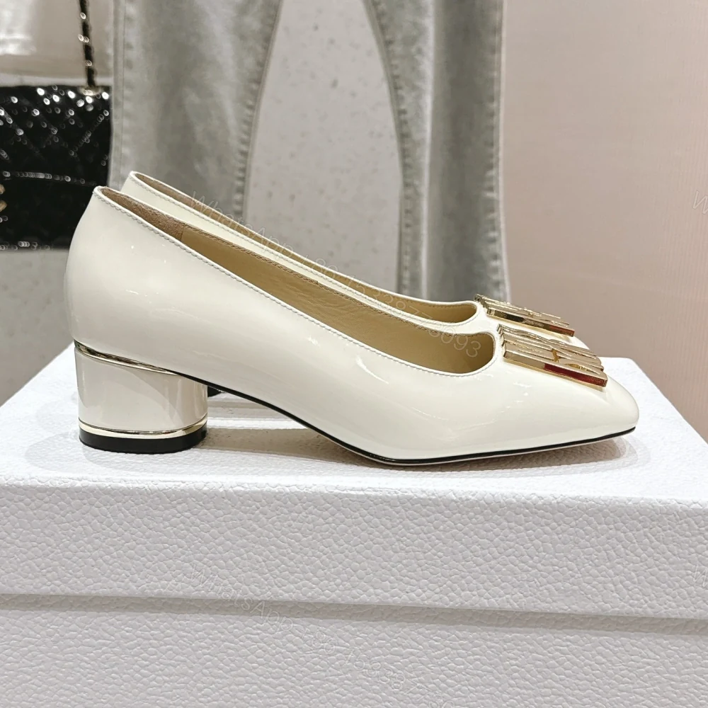 View 4 of 高仿Dior*Miss系列KCB266方頭LOGO金屬扣白色單鞋免檢版