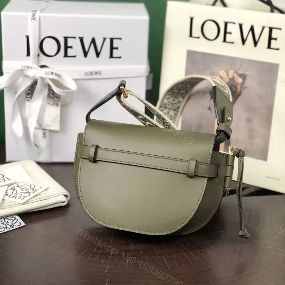 View 2 of 高仿Loewe*Gate系列4357小牛皮斜挎包綠色Mini免檢版