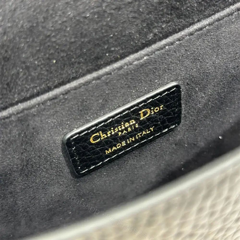 View 8 of 高仿Dior*Bobby系列M933M900牛皮斜挎包黑色中號免檢版