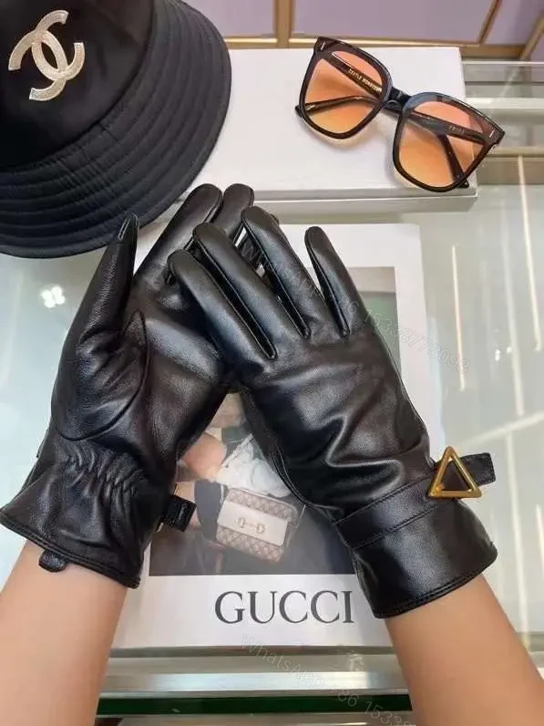 BOTTEGA — view 1