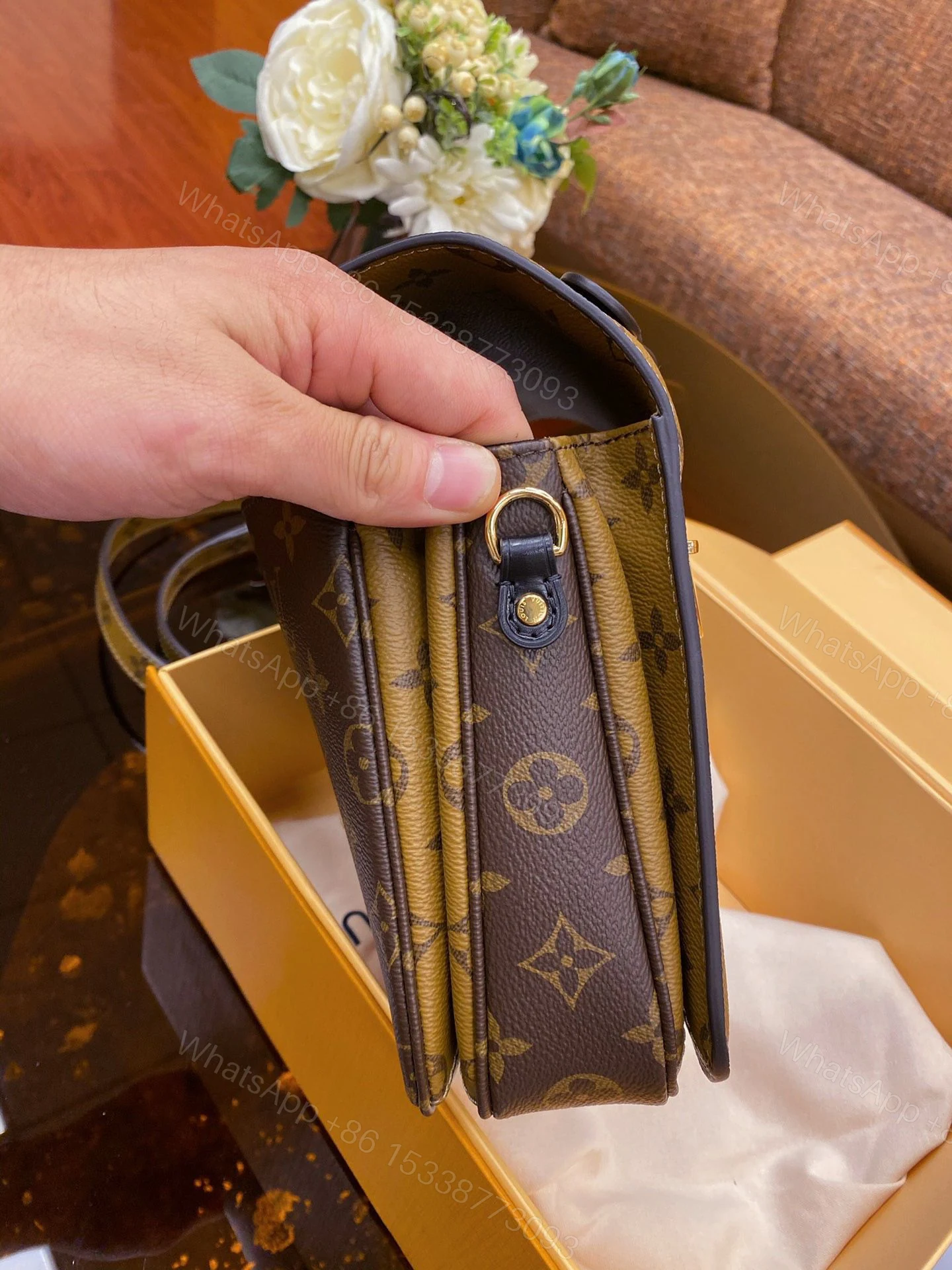 View 8 of POCHETTE MÉTIS