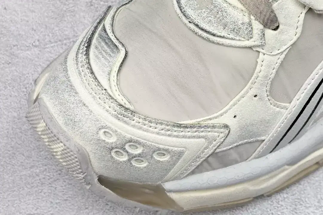 View 3 of BALENCIAGA RUNNER SNEAKER IN BEIGE NYLON AND SUEDE-LIKE FABRIC – BB267