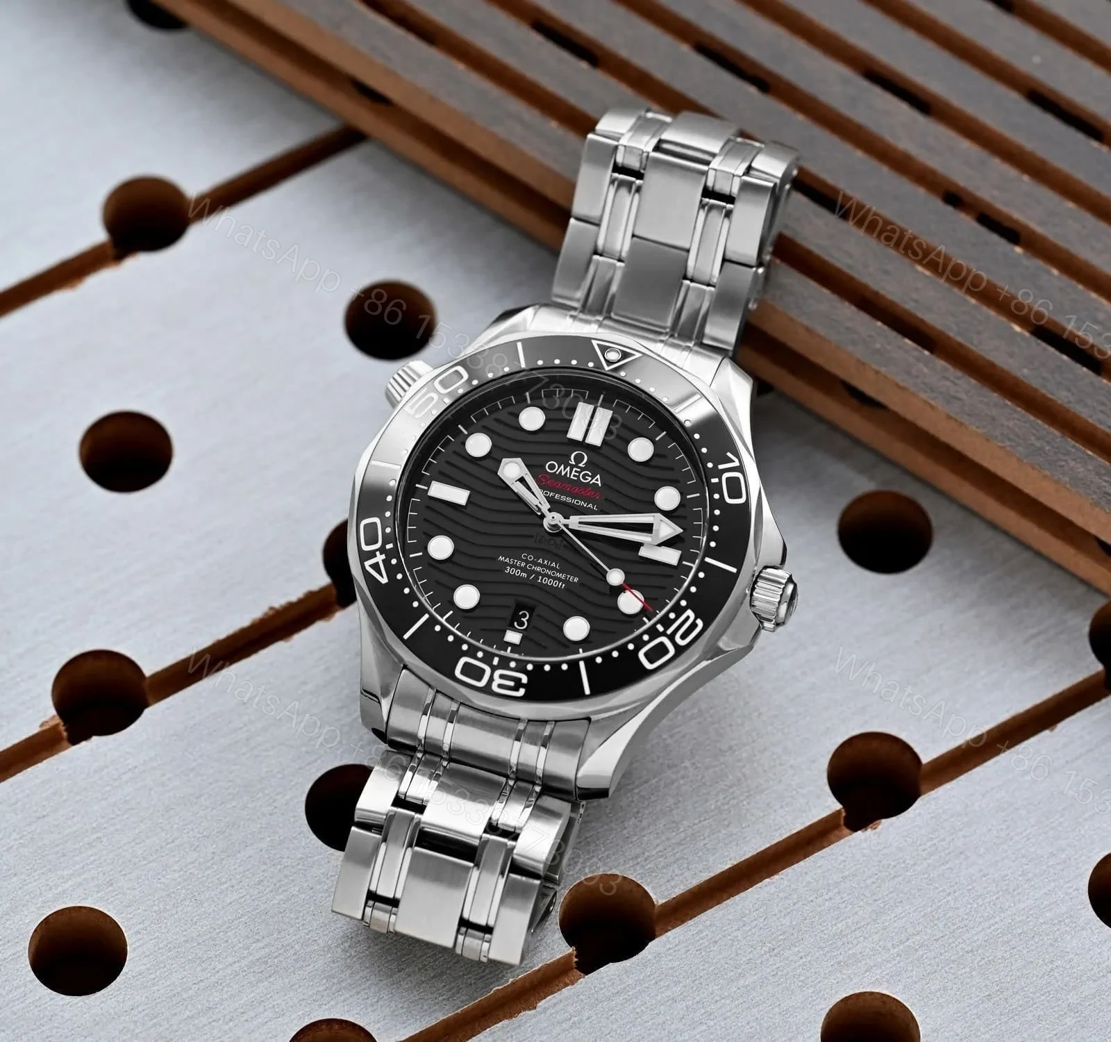 Omega Seamaster Diver 300M 43mm — view 1