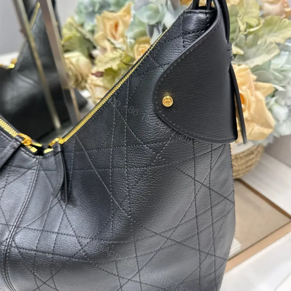 View 9 of 高仿Dior*Voyage系列M284M902小牛皮單肩包大號黑色免檢版