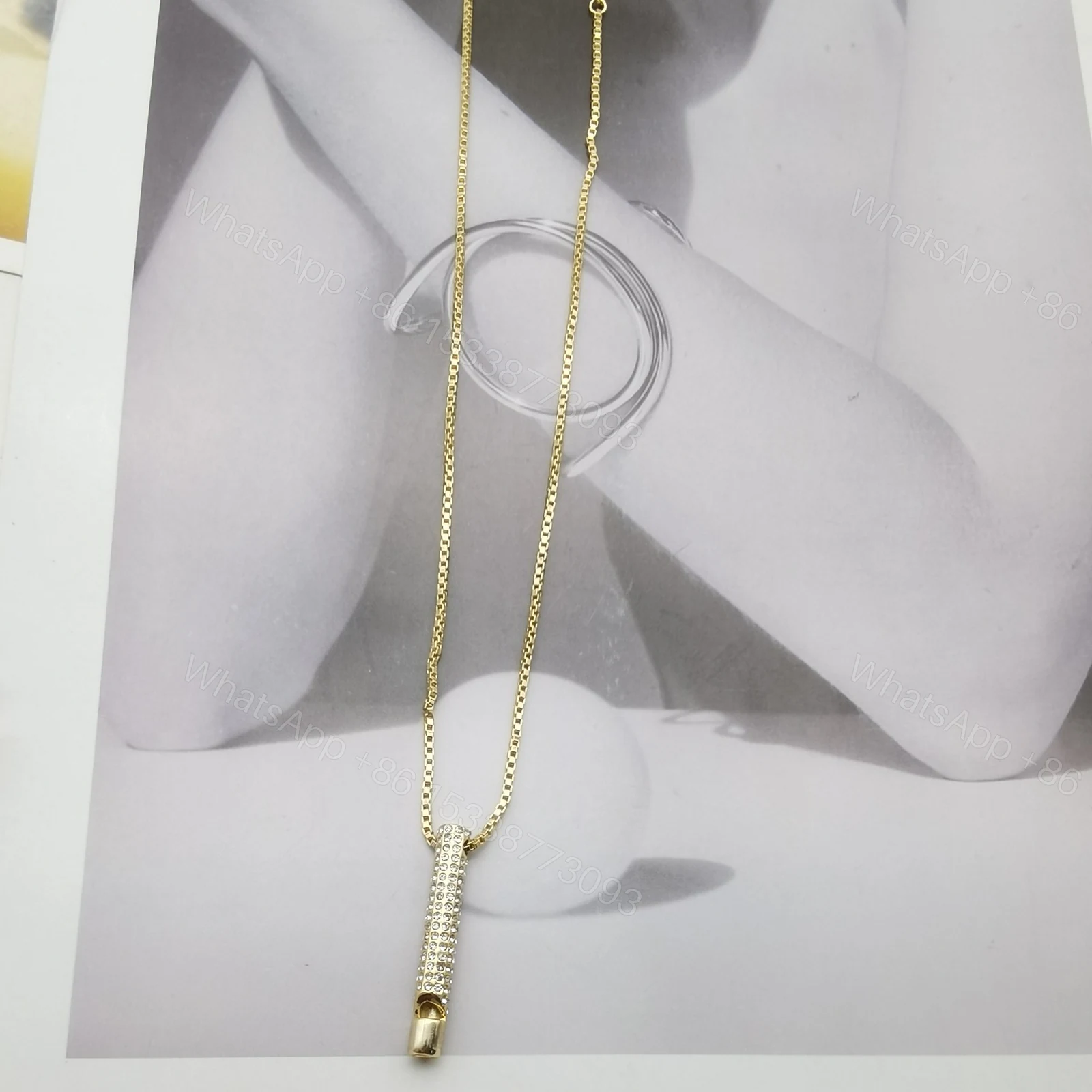 View 4 of EN – Lux LV Necklaces 066