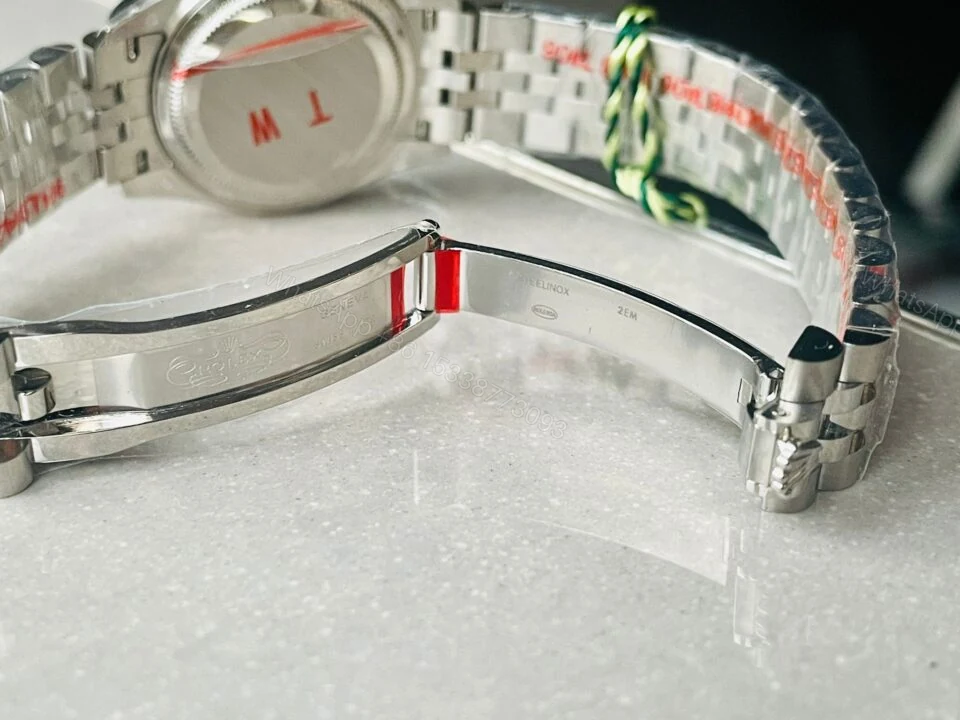 View 9 of Rolex Datejust 28mm 904L SS Black Dial Diamond markers