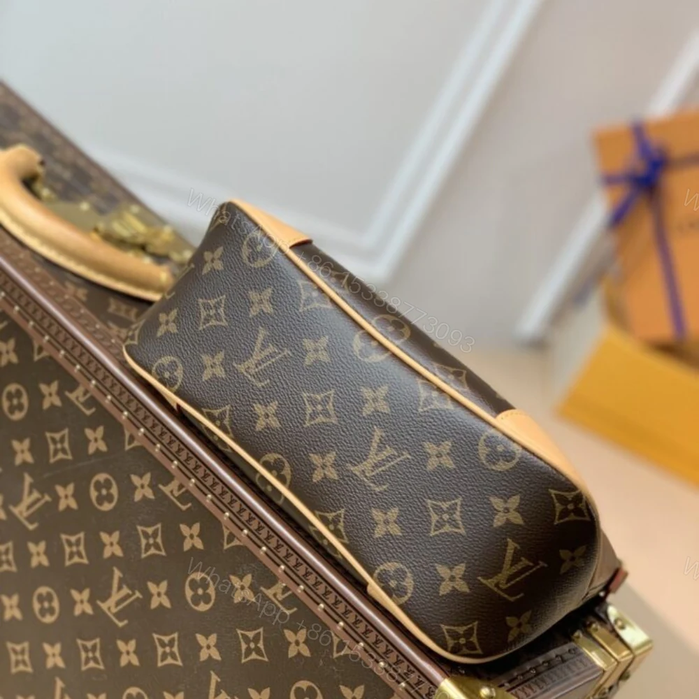 View 4 of Louis Vuitton Boulogne Beige 29Cm M45832