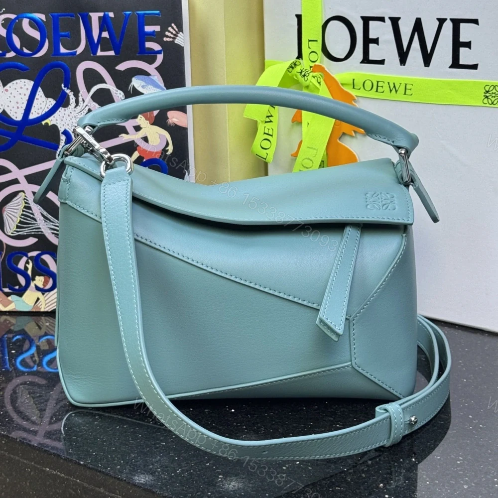 高仿Loewe*Puzzle系列4412單肩包小牛皮水藍色小號免檢版 — view 1