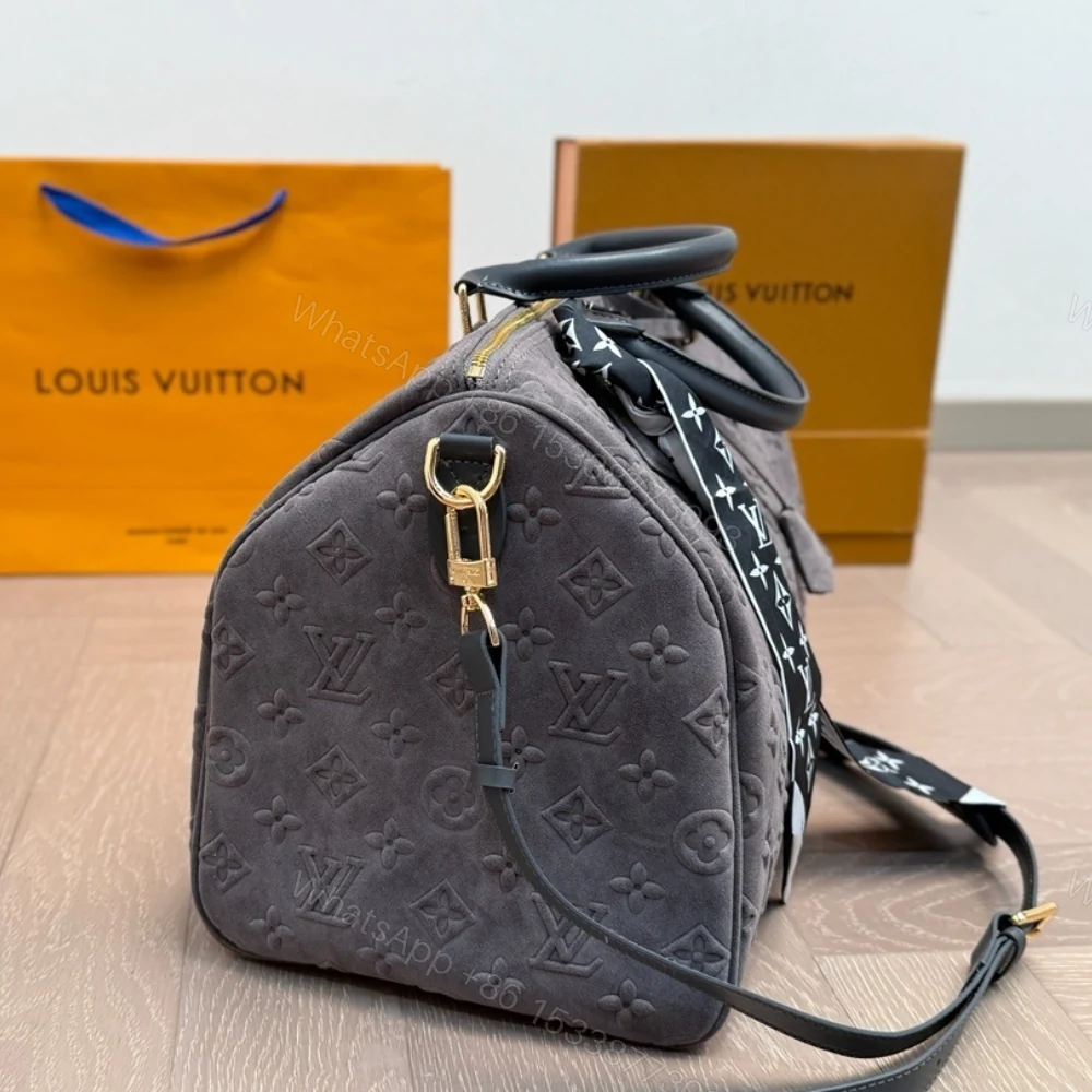 View 3 of Louis Vuitton Speedy P9 Bandoulière 40 Gray 40Cm M15225