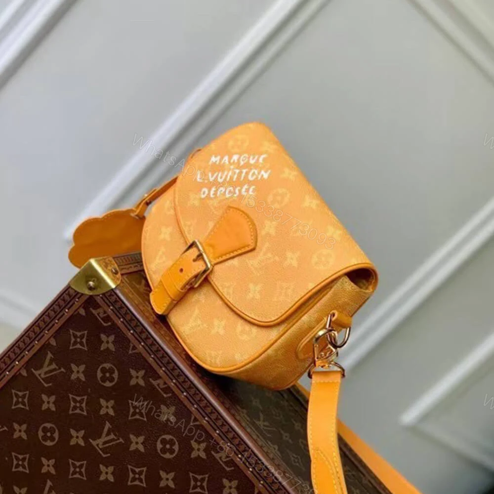 View 3 of LV Montsouris Messenger PM