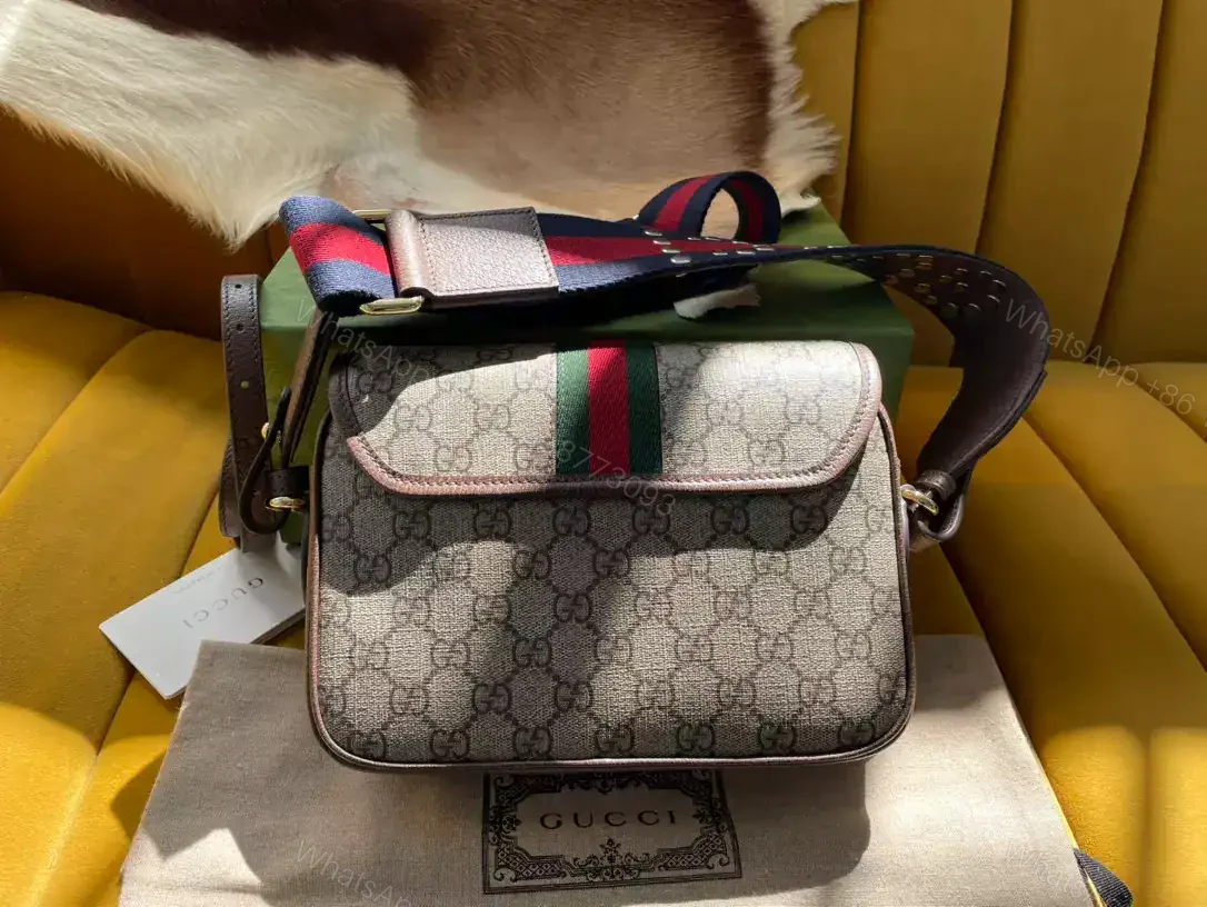 View 3 of OPHIDIA MESSENGER BAG – GBC056
