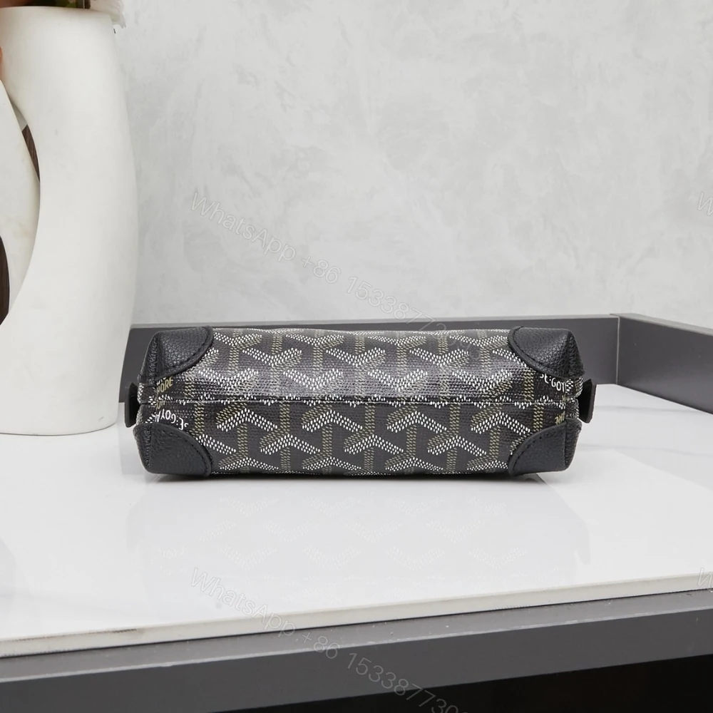 View 4 of GOYARD VENDÔME COSMETIC POUCH BLACK 18CM VENDOTPMLTY01CL01P