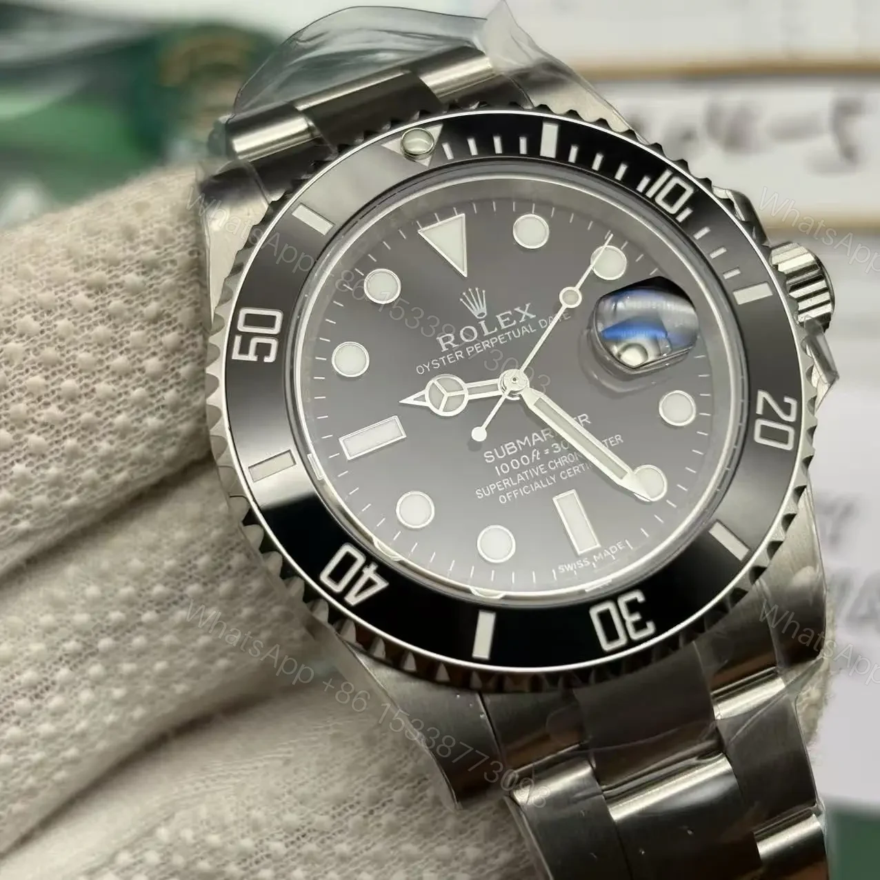 View 4 of Replica Rolex Submariner – Silver/Black 40mm 116610LN