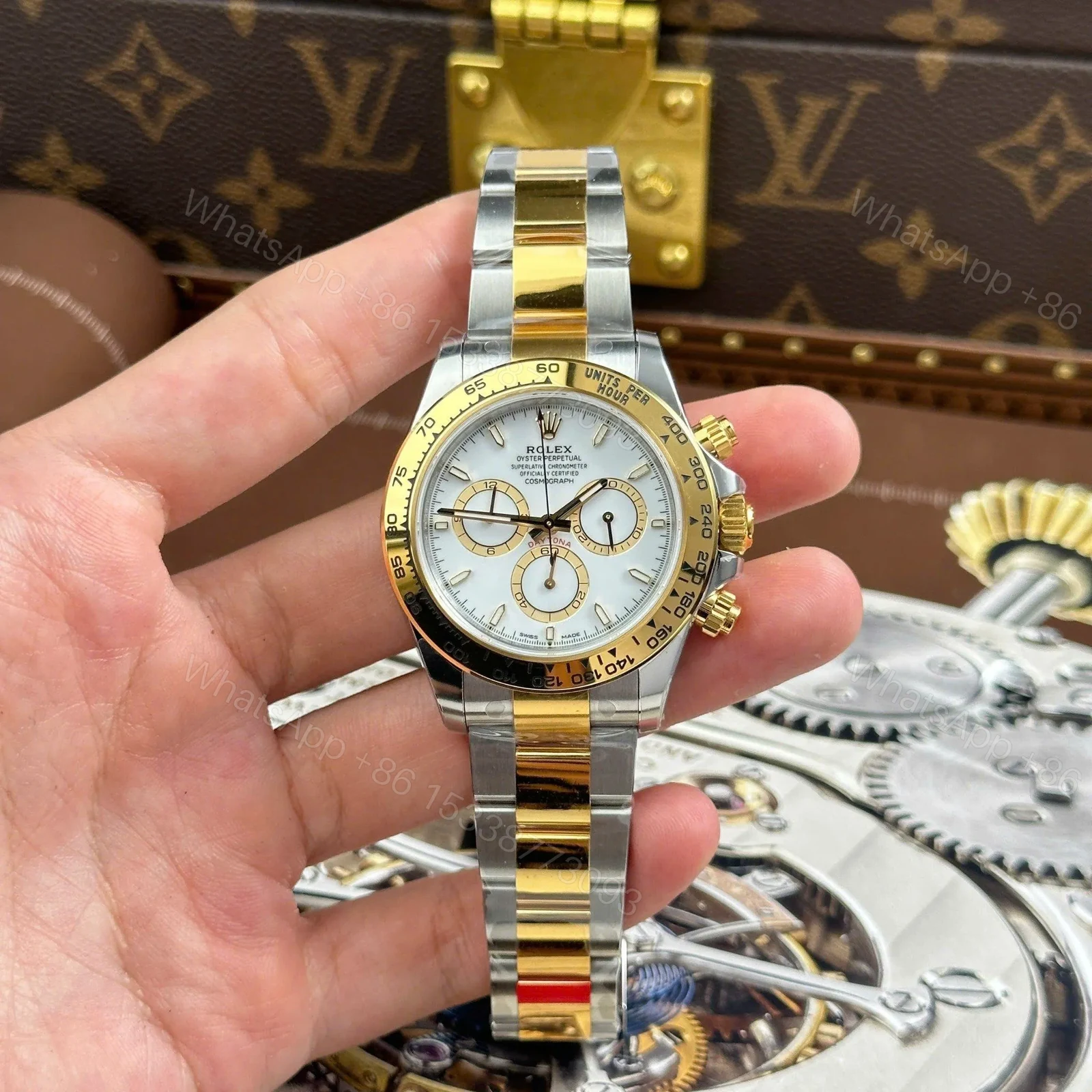 View 2 of Replica Rolex Daytona White Dial 116523