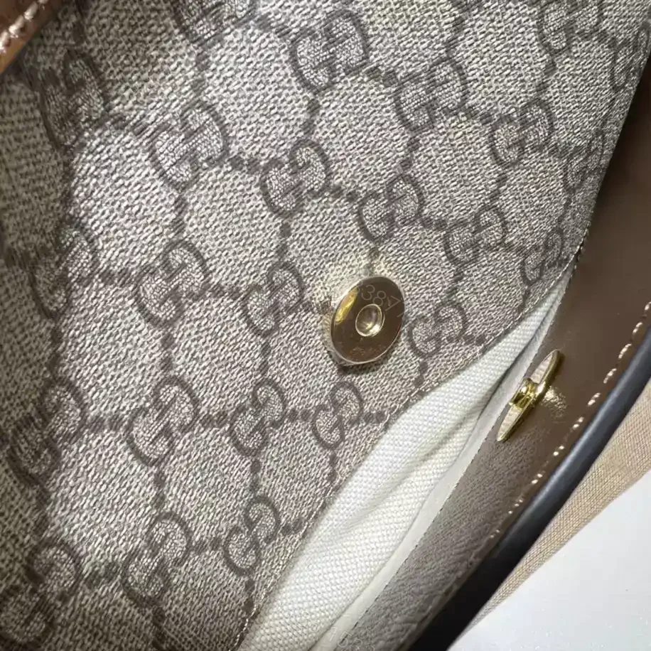 View 9 of MESSENGER BAG WITH INTERLOCKING G – GBC066
