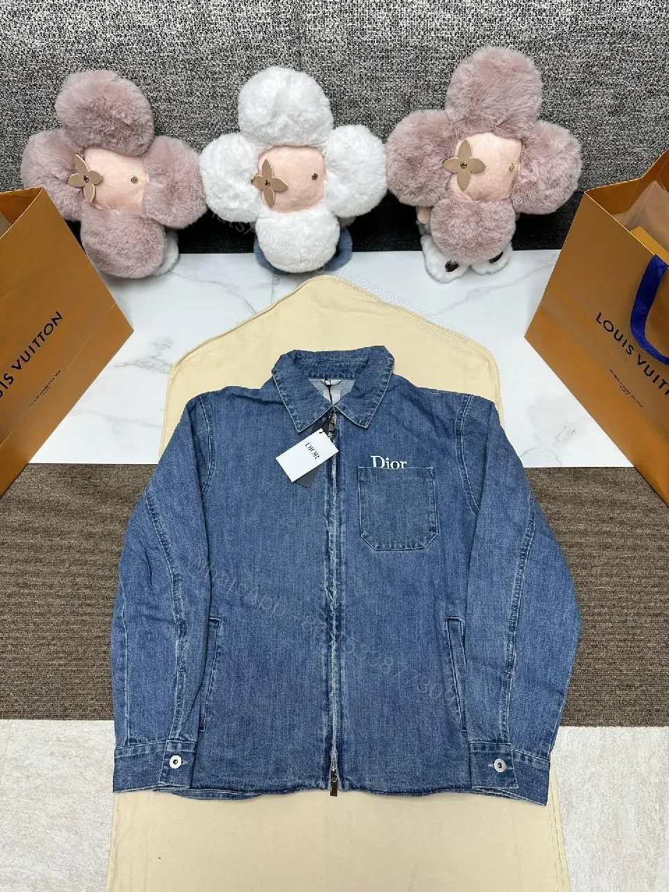 Denim Jacket: Mid-Wash, Zipper Closure, Classic Edge — view 1