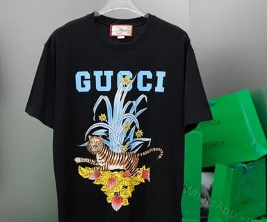 View 5 of GUCCI Tiger T-Shirt – GC0055