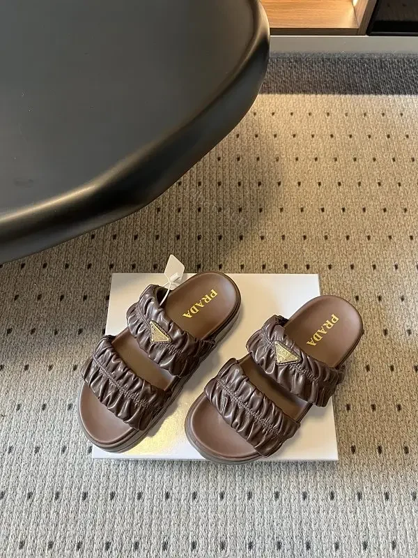 Brown Leather Slid​ers Padded Ruched Casual Metro Logo Slides — view 1
