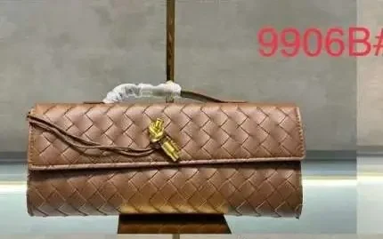 BOTTEGA — view 1