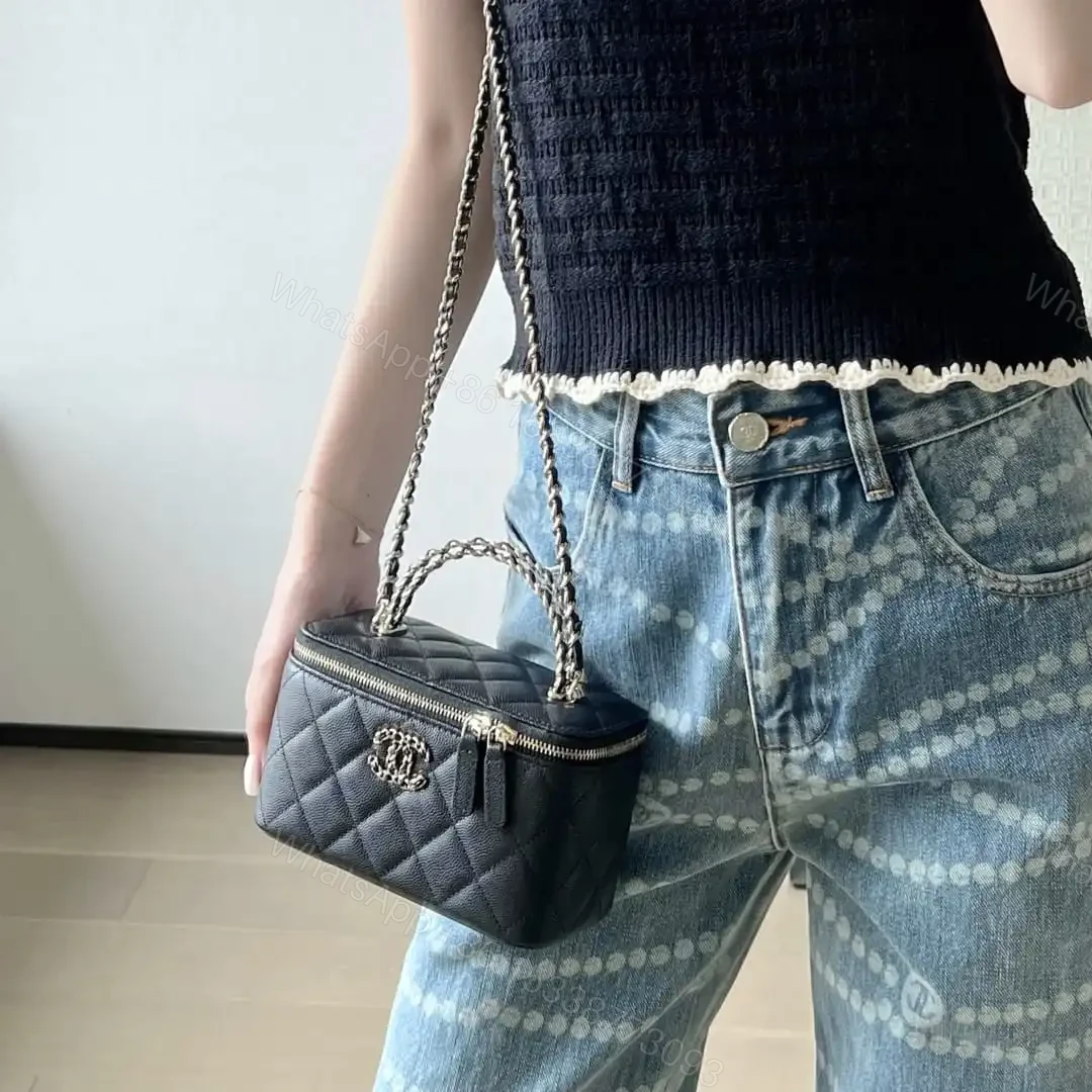 View 23 of 高仿Chanel*26S系列AP5182小球紋牛皮盒子包黑色免檢版