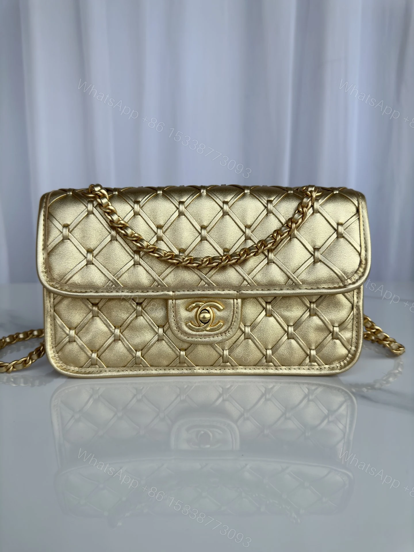 CHANEL 高仿金色菱格迷你鏈條包 雙C扣華麗造型 亮眼派對必備款 — view 1