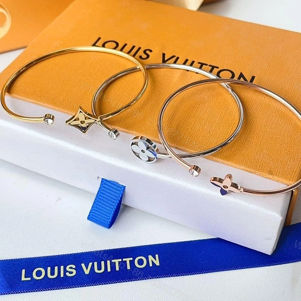 View 3 of Louis Vuitton Idylle Blossom Twist Bracelet Q95532