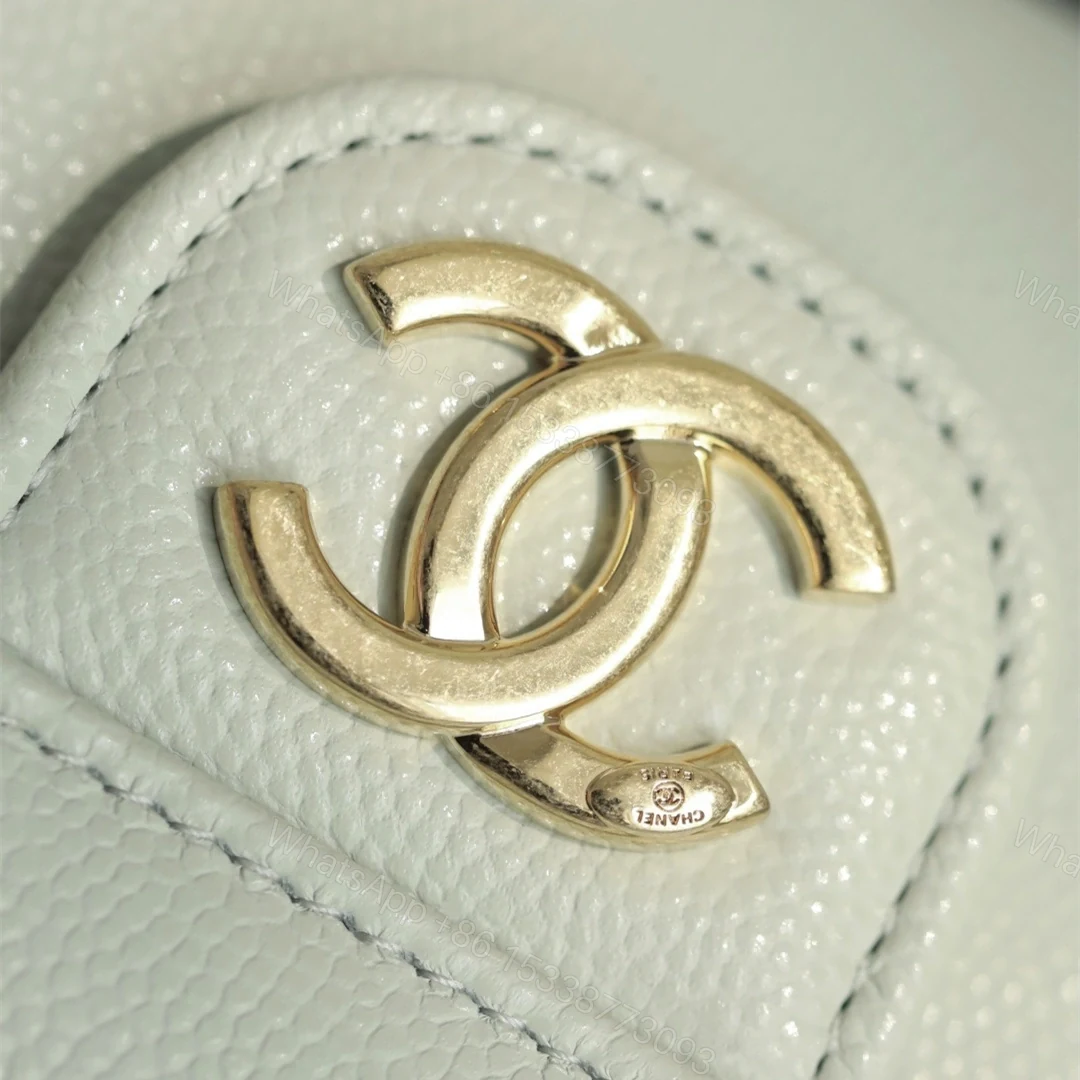 View 9 of 高仿Chanel*26P系列AP5068小牛皮單肩包淺綠色Mini免檢版