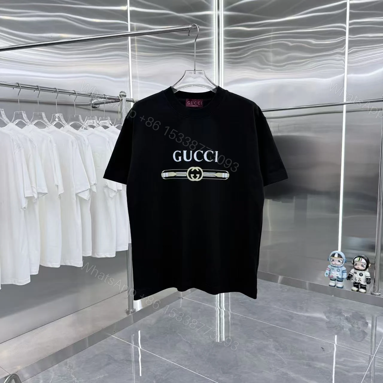 Gucci精品仿製黑色短T 金屬腰帶LOGO設計 潮流元素必備 — view 1