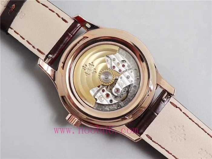 View 19 of Patek Philippe 5205R Calendar Watch