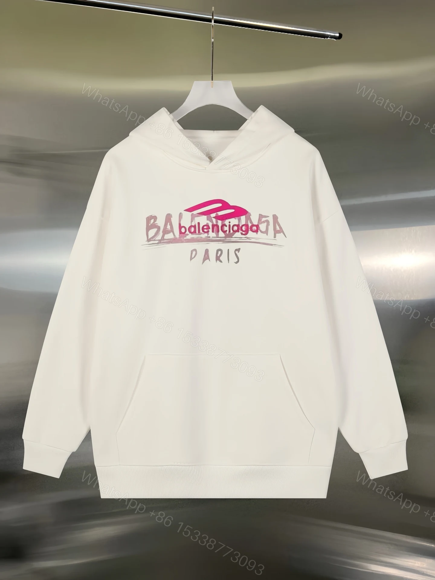 Balenciaga紅黑電光LOGO原單帽T,簡約潮流連帽衛衣 — view 1