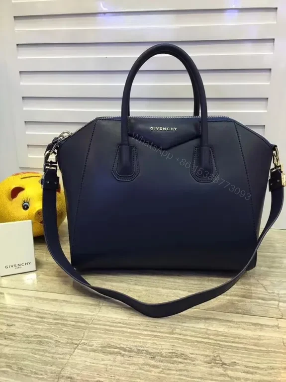 Structured Black Leather Carryall: City-Ready Luxury Bag — view 1