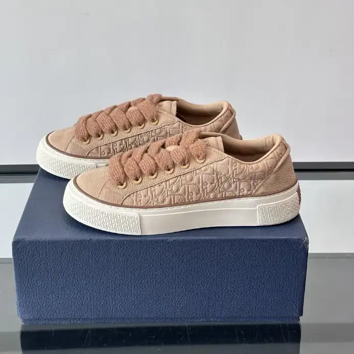 View 6 of DIOR B33 SPIN SNEAKERS BEIGE NUBUCK AND BEIGE DIOR GRAVITY NUBUCK – CD206