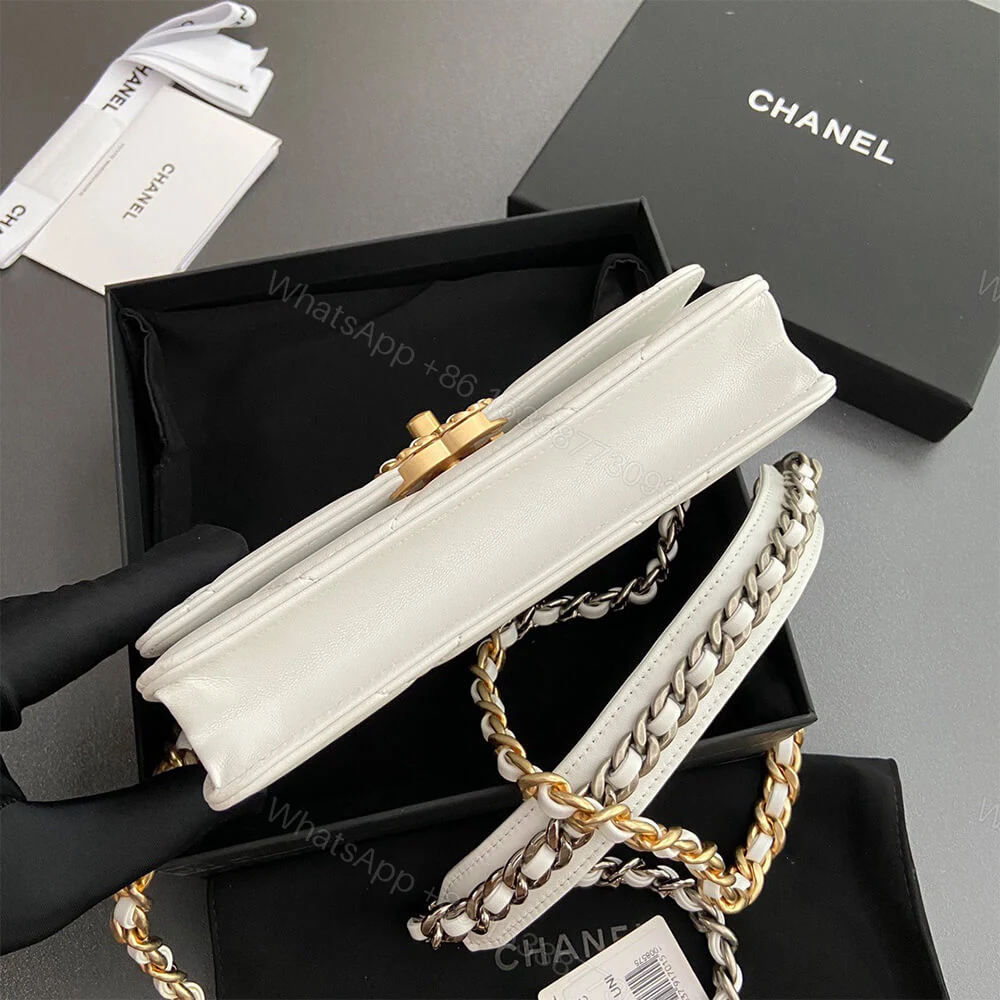 View 5 of CHANEL 19 Wallet on Chain