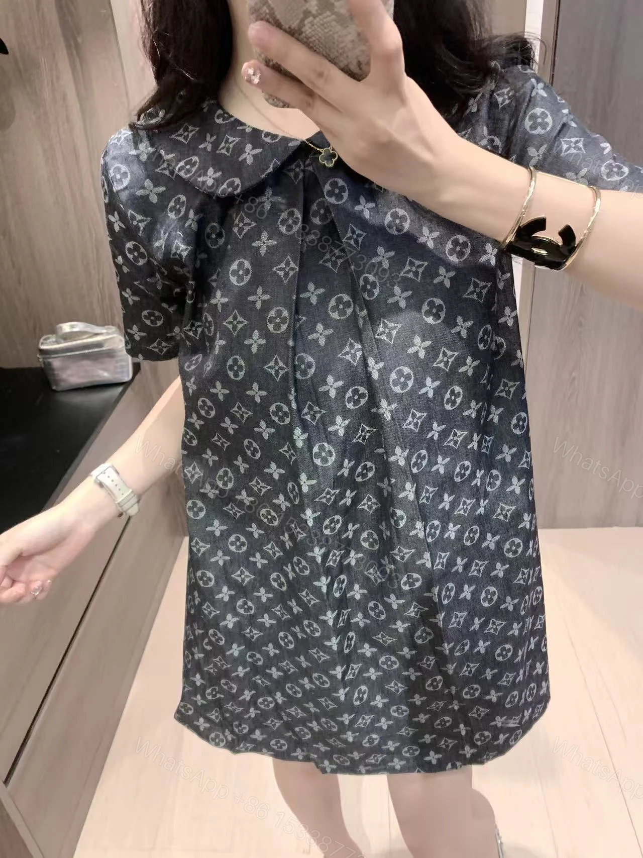 LV 一比一連衣裙 黑色短袖娃娃領印花洋裝 — view 1