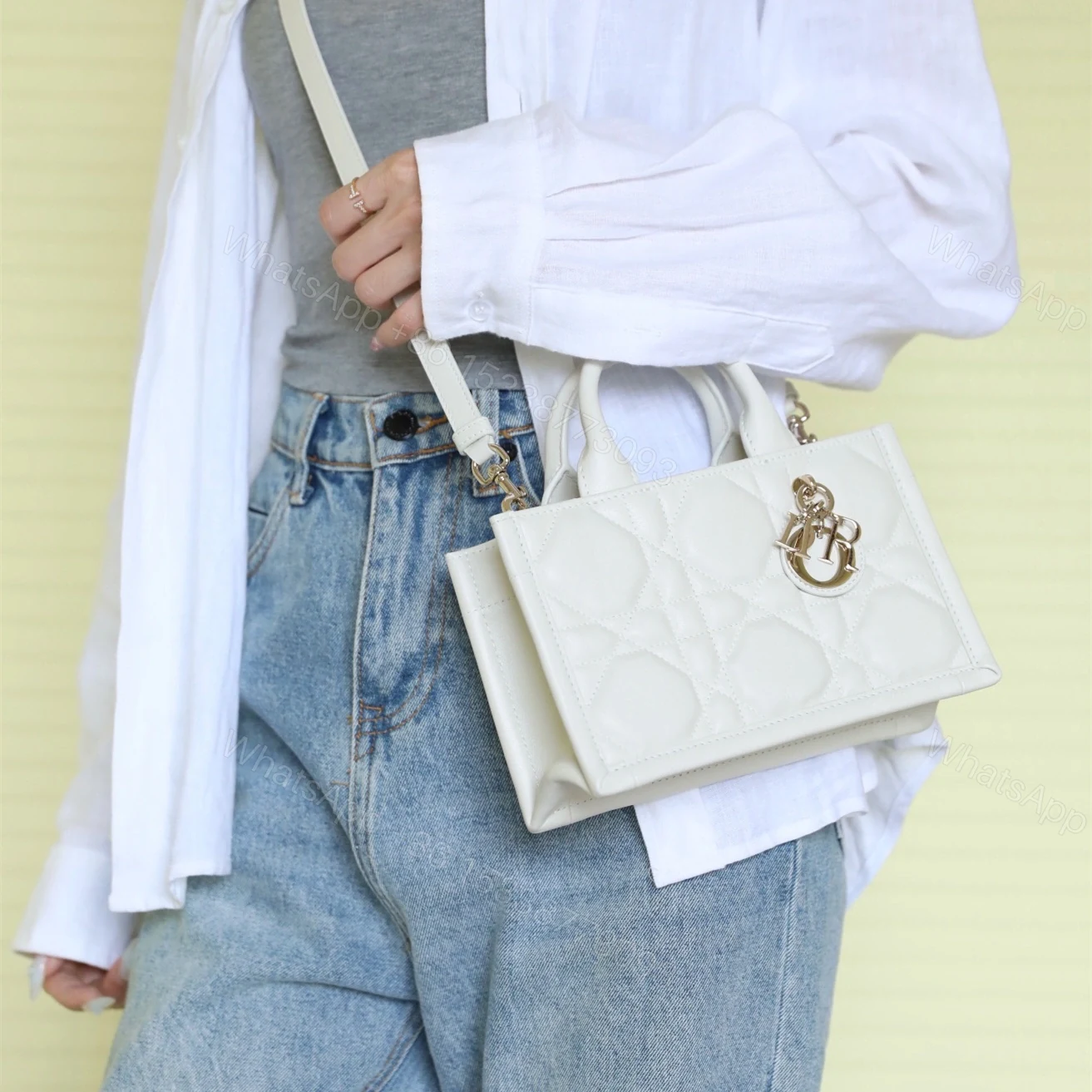View 19 of 高仿Dior*BookTote系列S5573O牛皮革白色單肩包免檢版