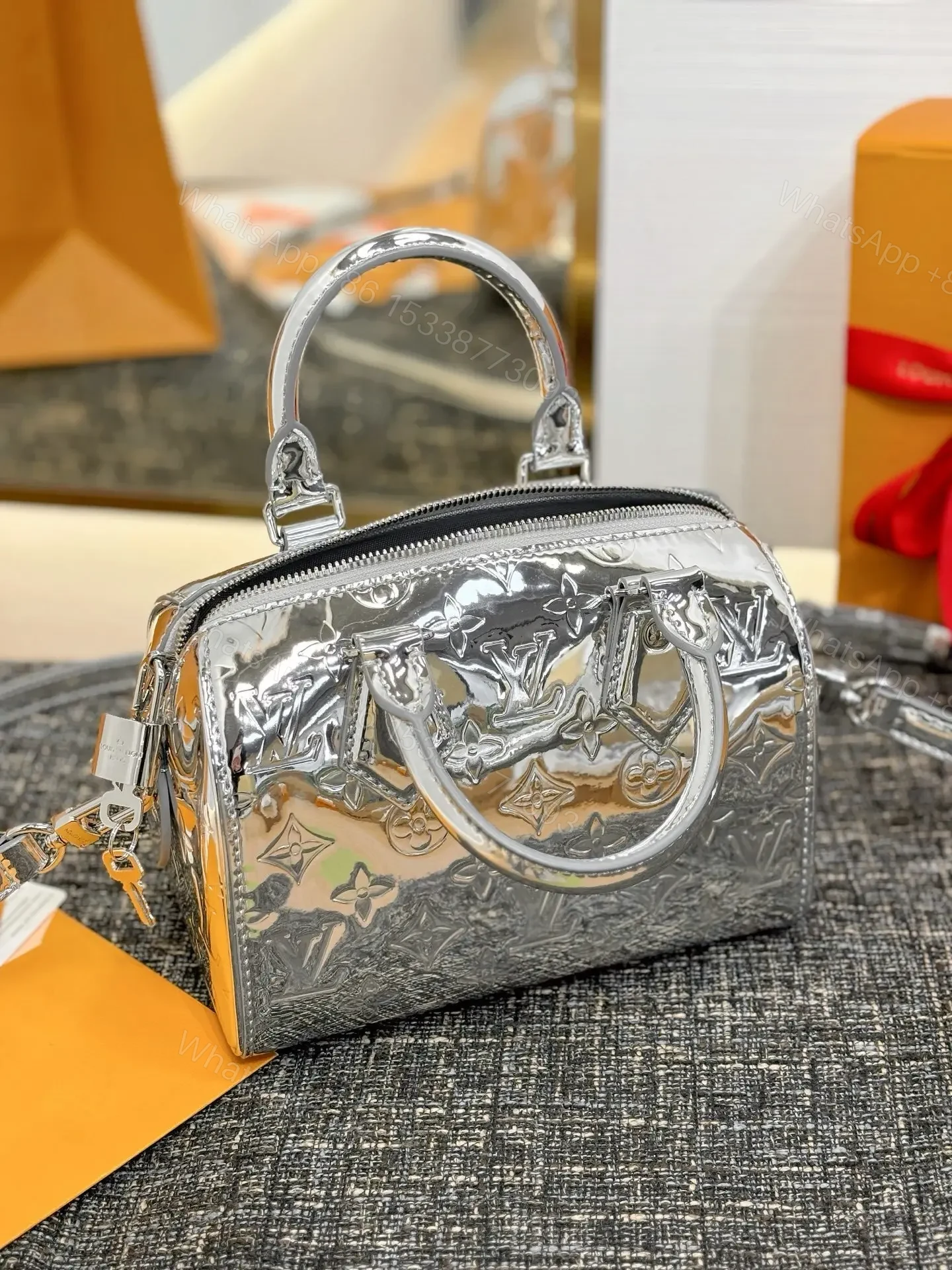 View 4 of Louis Vuitton Speedy Bandoulière 20 bag