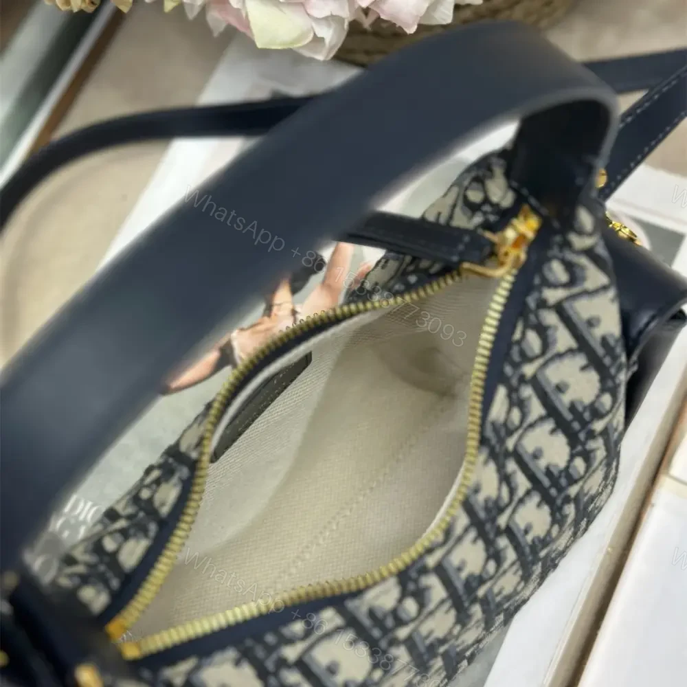 View 8 of 高仿Dior*D-Dream系列S431M928印花刺繡斜挎包Mini雙拼免檢版