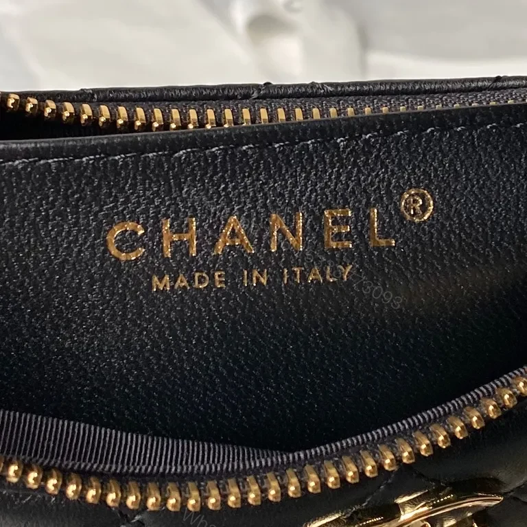 View 7 of Chic Quilted Chain Bag: Luxury, Everyday Style, Crossbody