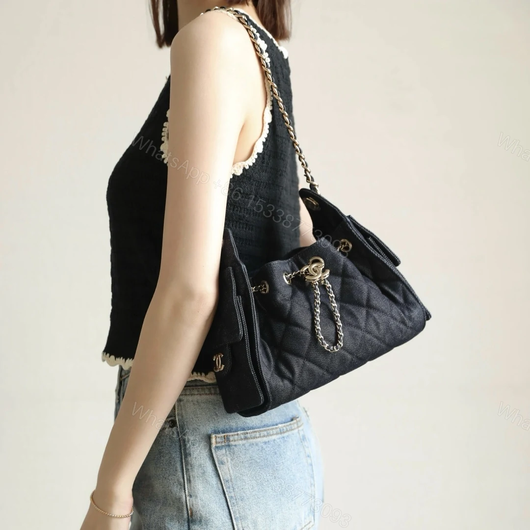 View 17 of 高仿Chanel*26P/25Bag系列AS5631水洗牛仔布手袋Mini黑色免檢版