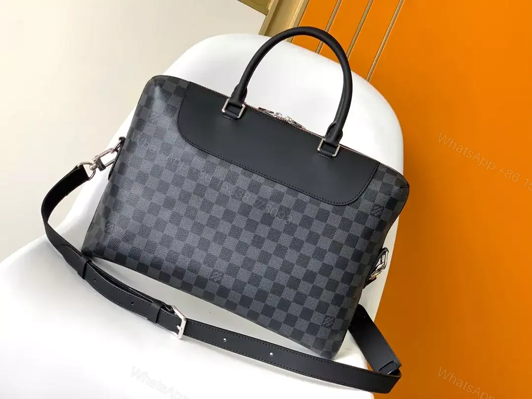 View 3 of LOUIS VUITTON PORTE-DOCUMENTS JOUR – LBV396