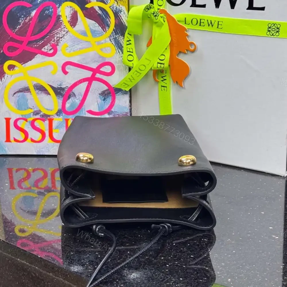 View 4 of 高仿Loewe*Pebble系列1100小牛皮斜跨包黑色免檢版