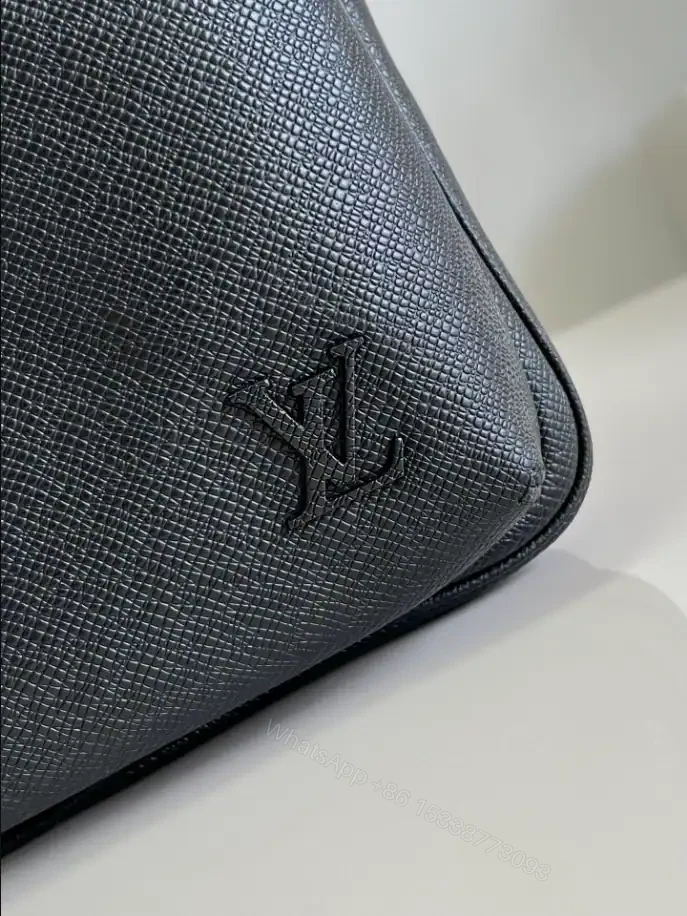 View 8 of LOUIS VUITTON AVENUE SLINGBAG – LBV417