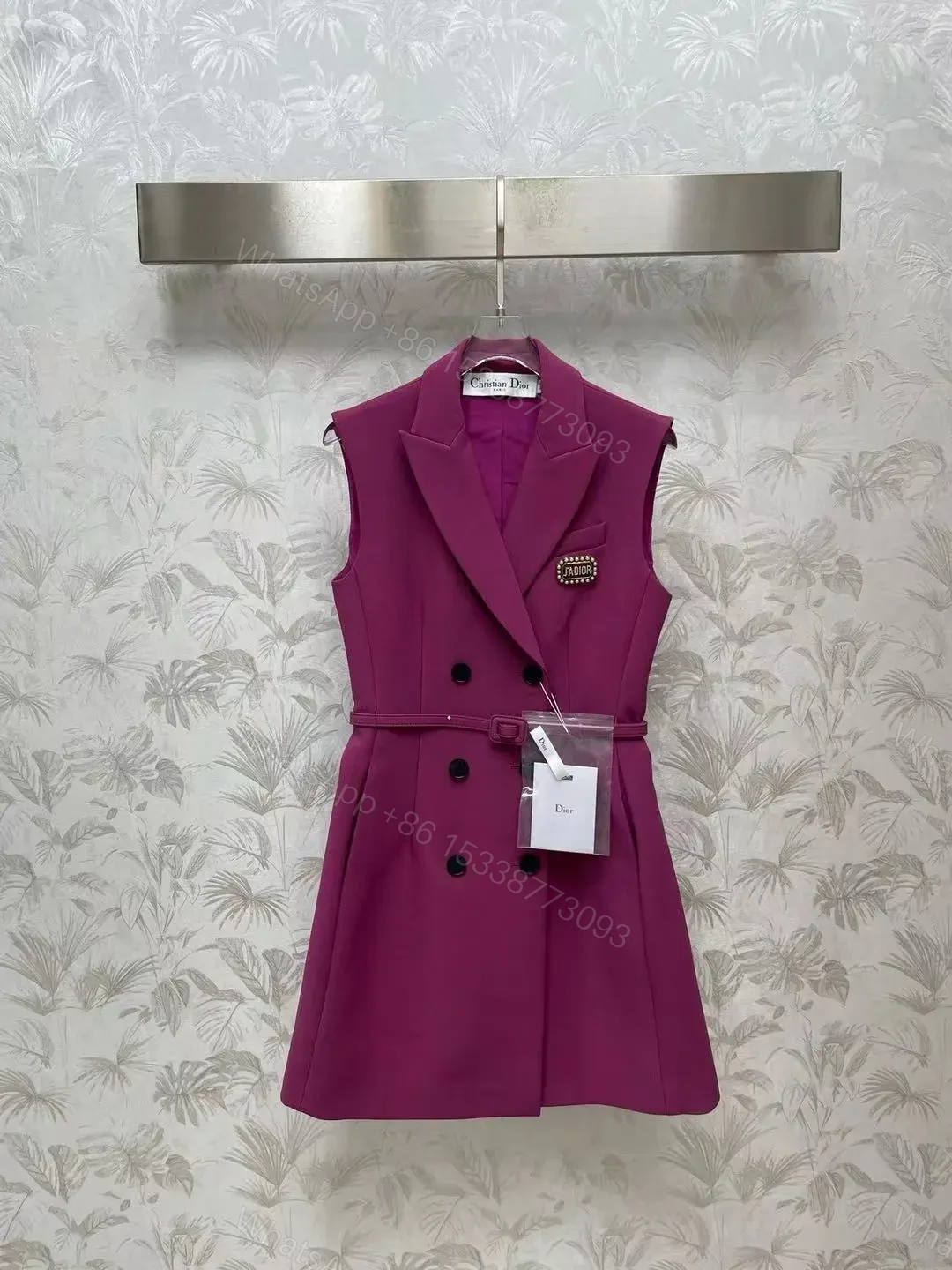 DIOR — view 1