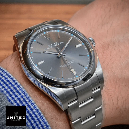 View 4 of Rolex Perpetual 114300 Replica