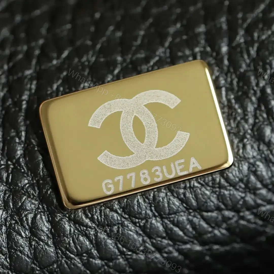 View 16 of 高仿Chanel*26S系列AS6289粒面小牛皮單肩包黑色大號免檢版